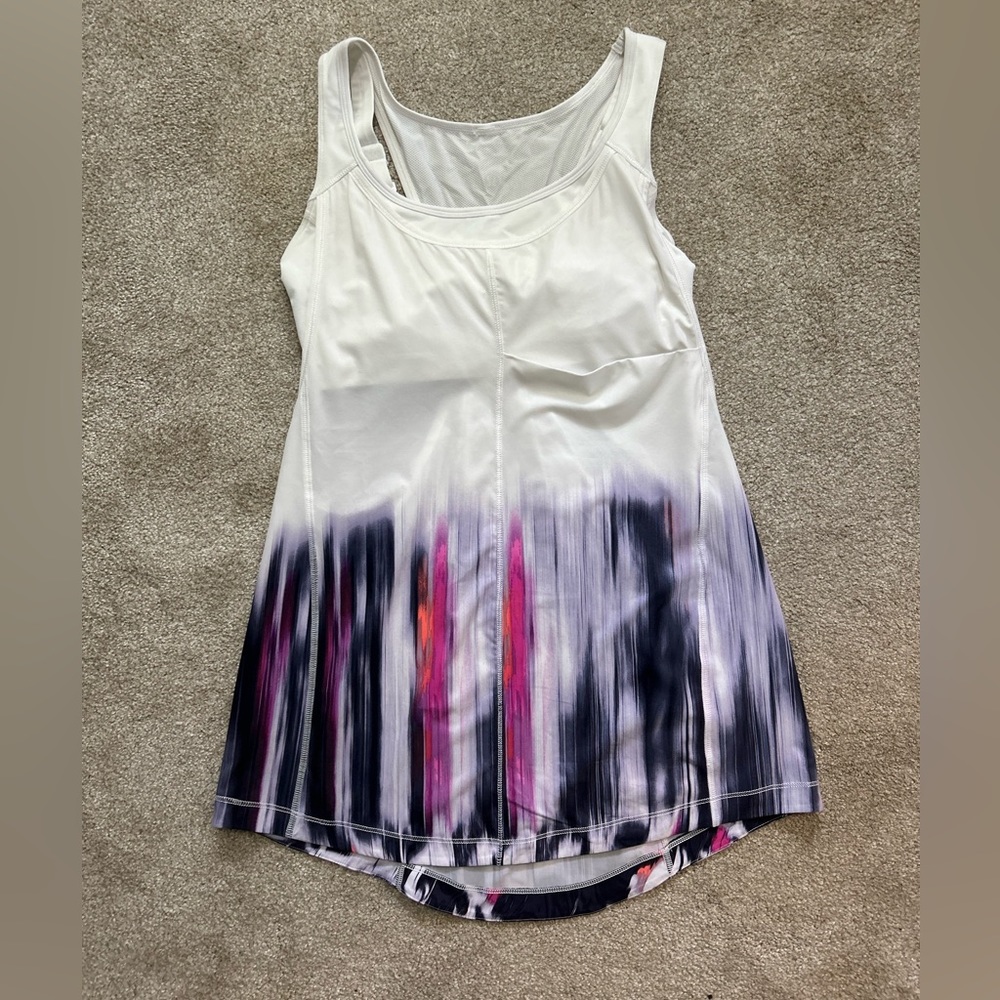 Lululemon White Sleeveless Built In Bra tank women's size 8